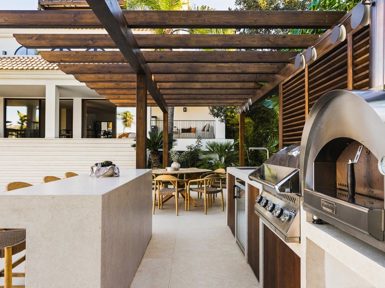 Villa for Sale in Nueva Andalucía, Malaga 14