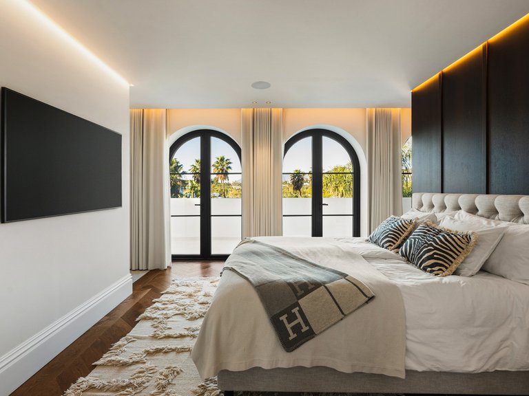 Villa for Sale in Nueva Andalucía, Malaga 15