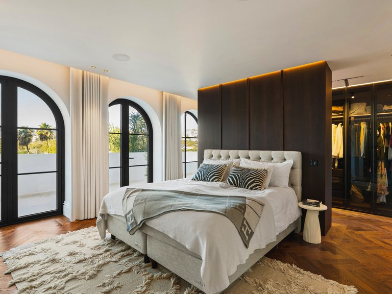 Villa for Sale in Nueva Andalucía, Malaga 16