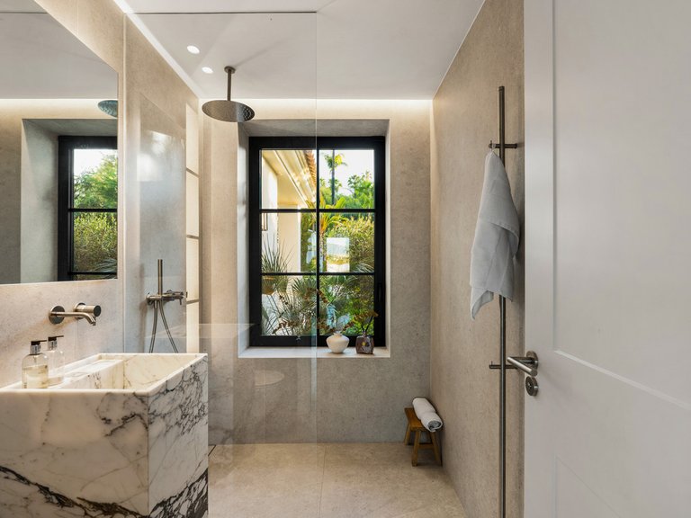 Villa for Sale in Nueva Andalucía, Malaga 20