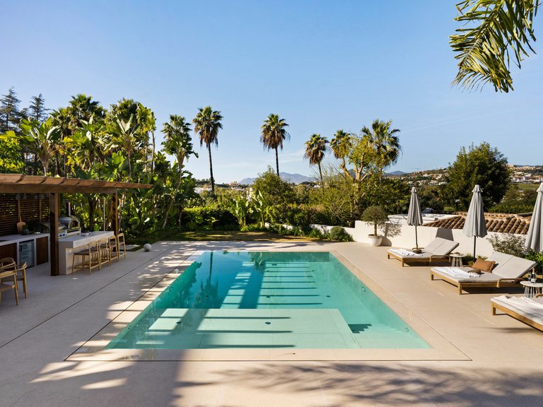 Villa for Sale in Nueva Andalucía, Malaga 30