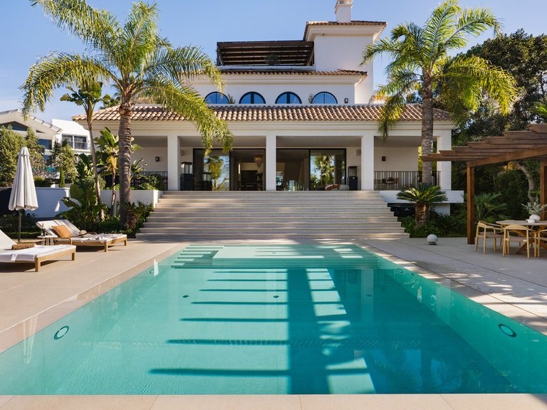 Villa for Sale in Nueva Andalucía, Malaga 31