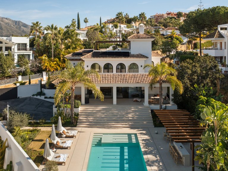 Villa for Sale in Nueva Andalucía, Malaga 5