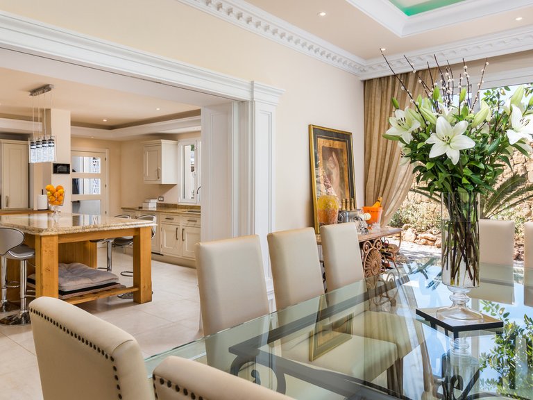 Villa for Sale in El Paraiso, Malaga 14