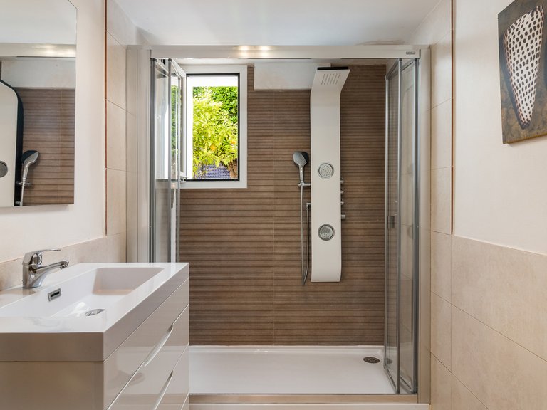 Villa for Sale in El Paraiso, Malaga 19