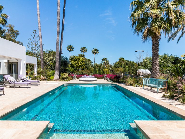 Villa for Sale in El Paraiso, Malaga 2
