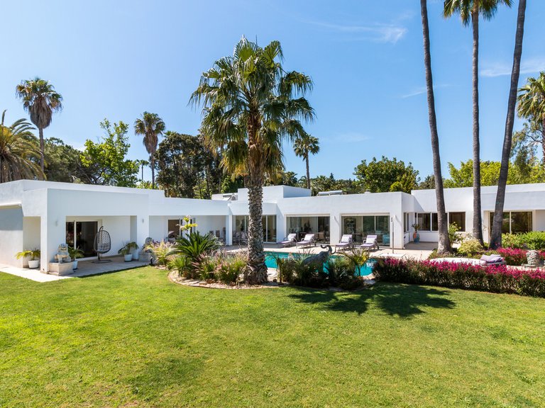 Villa for Sale in El Paraiso, Malaga 30