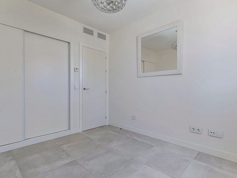 Apartment for Sale in Fuengirola, Malaga 15