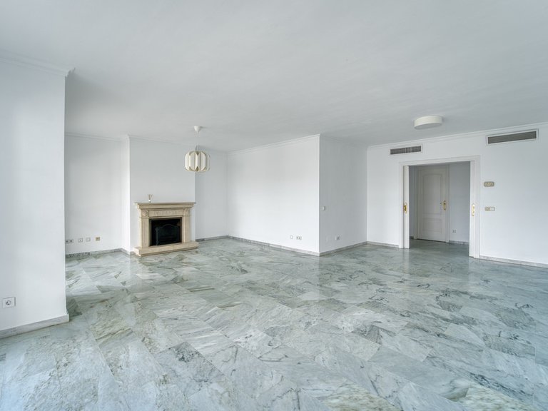 Apartment for Sale in Guadalmina Baja, Malaga 1