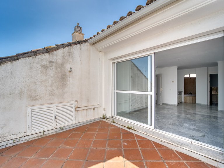 Apartment for Sale in Guadalmina Baja, Malaga 11