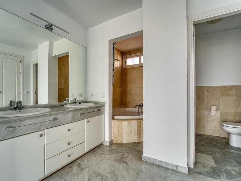 Apartment for Sale in Guadalmina Baja, Malaga 13
