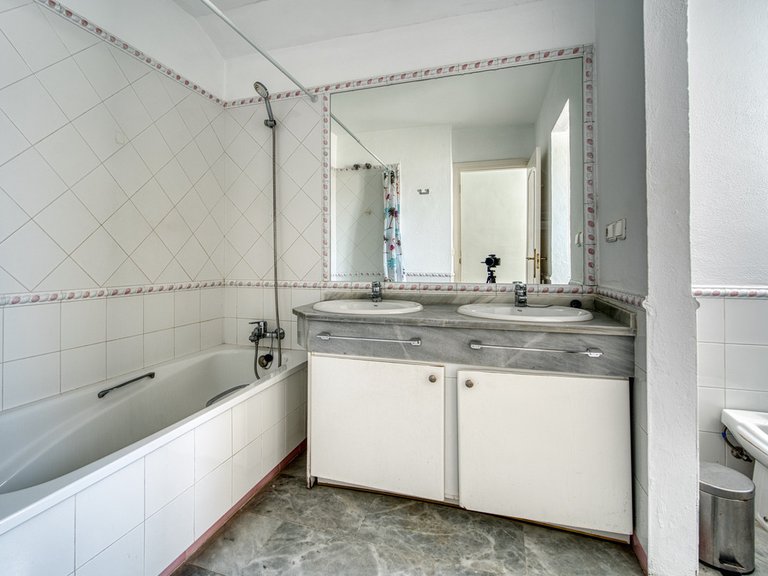 Apartment for Sale in Guadalmina Baja, Malaga 16