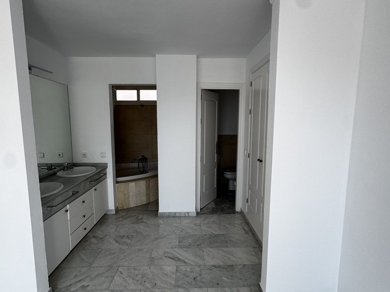 Apartment for Sale in Guadalmina Baja, Malaga 4