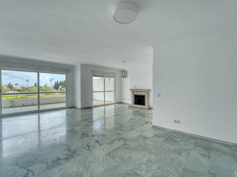 Apartment for Sale in Guadalmina Baja, Malaga 9