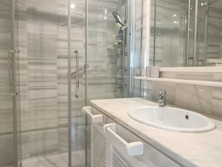 Apartment for Sale in Puerto Banús, Malaga 25