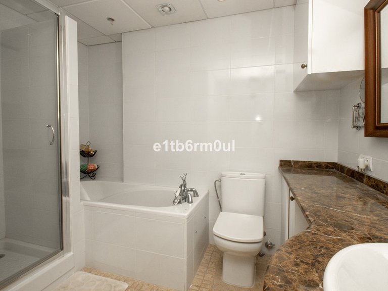 Apartment for Sale in The Golden Mile, Malaga 11