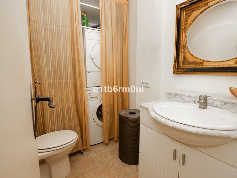 Apartment for Sale in The Golden Mile, Malaga 20