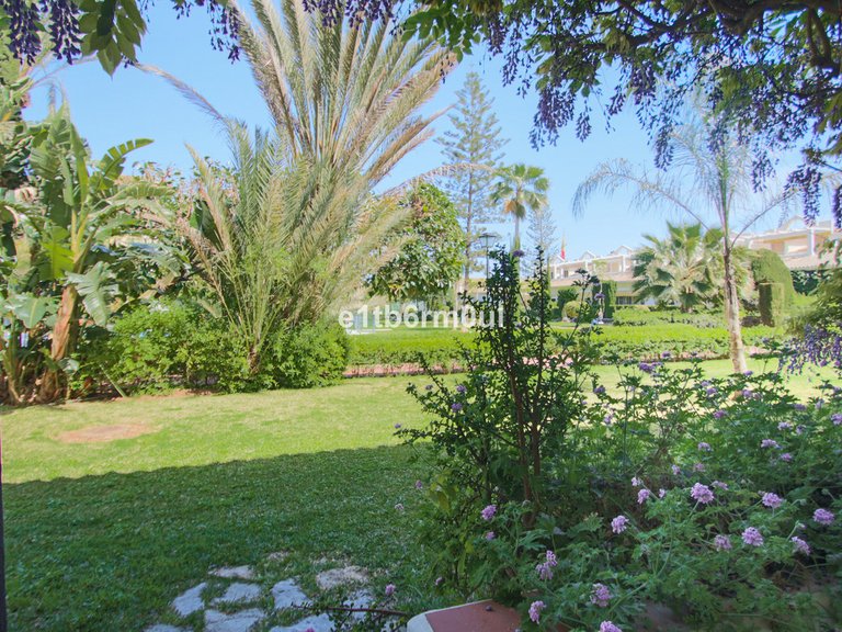 Apartment for Sale in The Golden Mile, Malaga 22