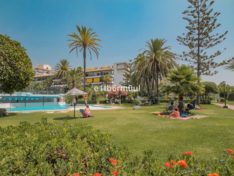 Apartment for Sale in The Golden Mile, Malaga 3
