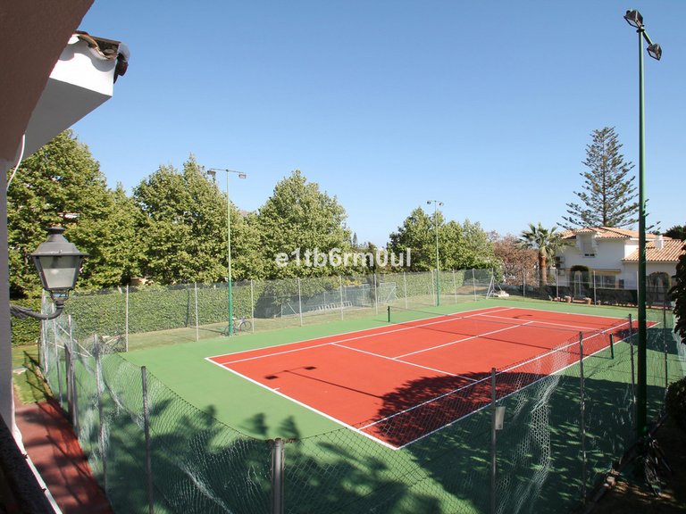 Apartment for Sale in The Golden Mile, Malaga 6