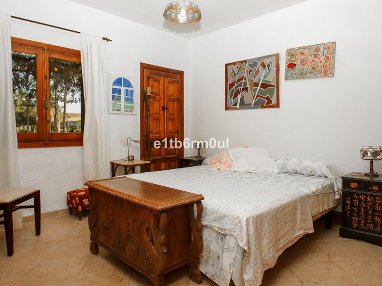 Apartment for Sale in The Golden Mile, Malaga 8