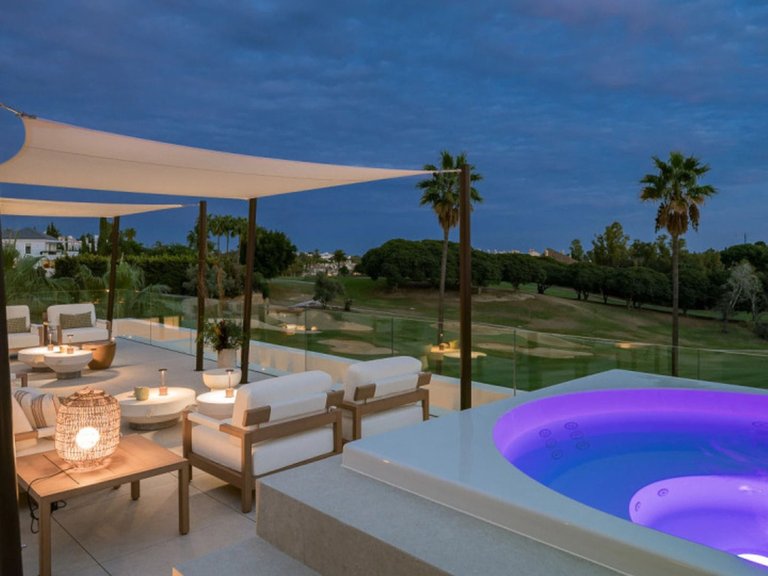 Villa for Sale in Nueva Andalucía, Malaga 13