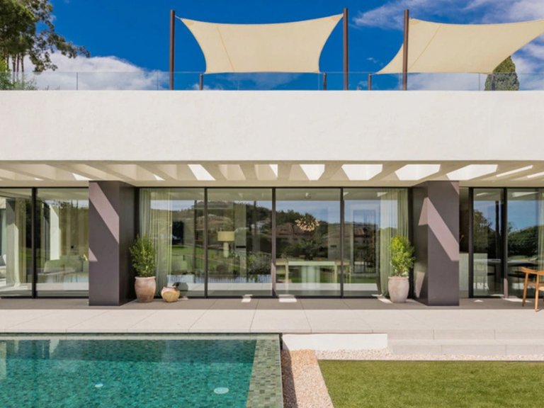 Villa for Sale in Nueva Andalucía, Malaga 16