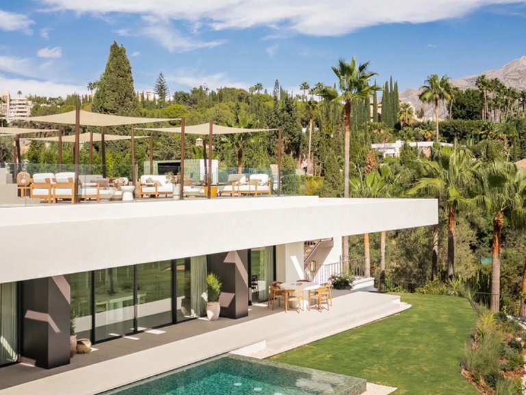 Villa for Sale in Nueva Andalucía, Malaga 17