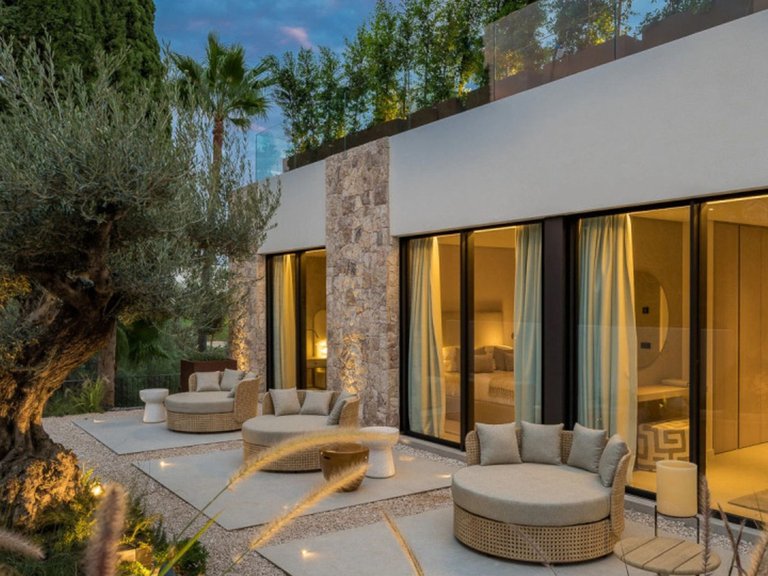 Villa for Sale in Nueva Andalucía, Malaga 20