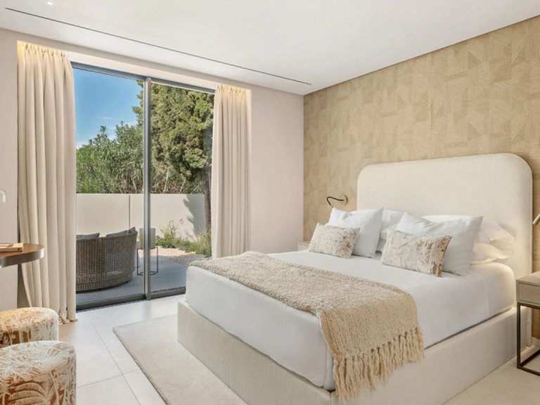 Villa for Sale in Nueva Andalucía, Malaga 9
