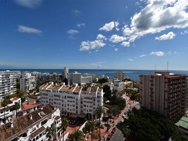 Apartment for Sale in Benalmadena Costa, Malaga 15