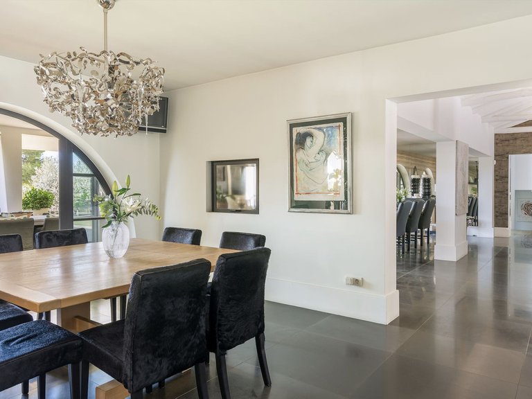 Villa for Sale in El Paraiso, Malaga 11
