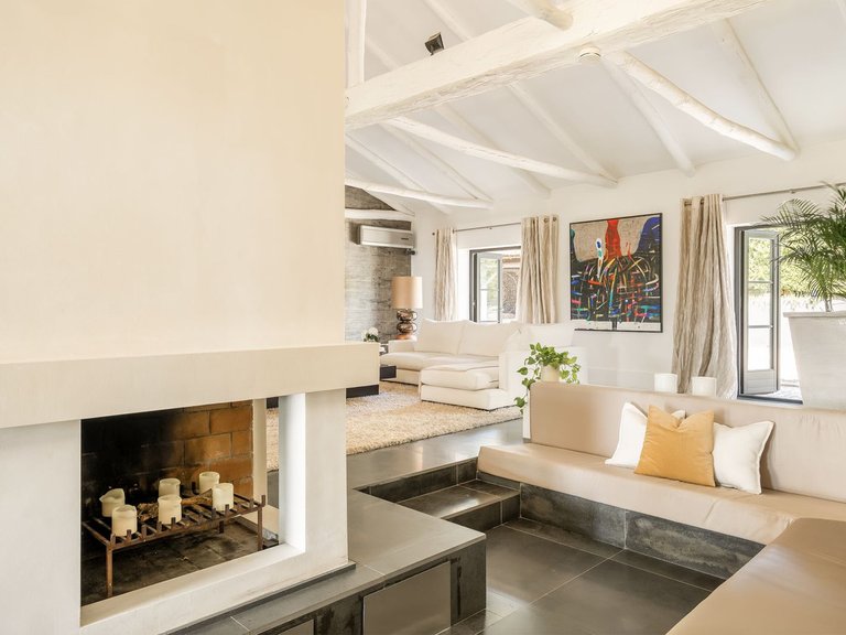 Villa for Sale in El Paraiso, Malaga 13