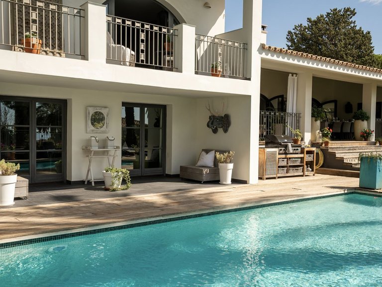 Villa for Sale in El Paraiso, Malaga 24