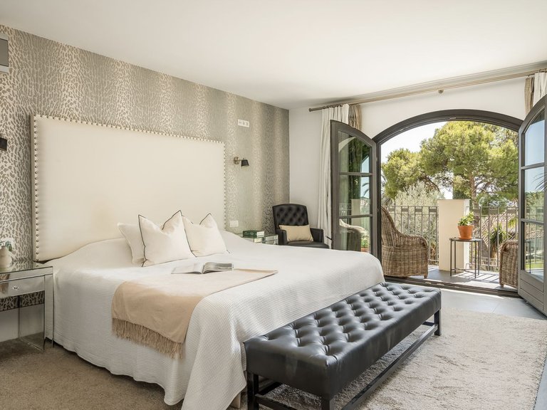 Villa for Sale in El Paraiso, Malaga 30