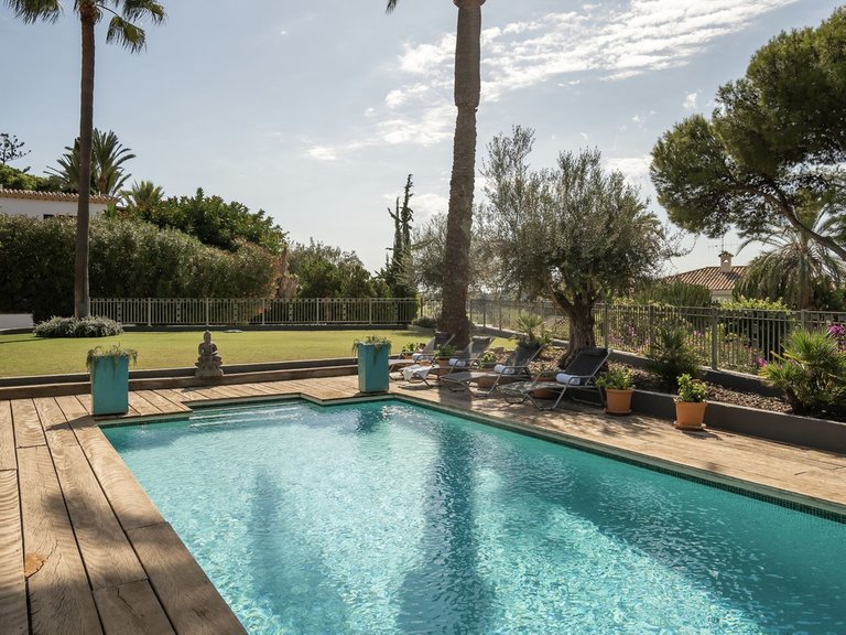 Villa for Sale in El Paraiso, Malaga 36