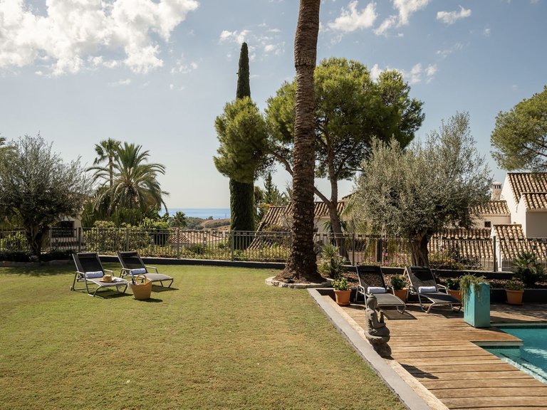 Villa for Sale in El Paraiso, Malaga 39