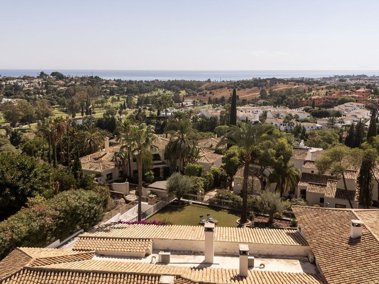 Villa for Sale in El Paraiso, Malaga 49