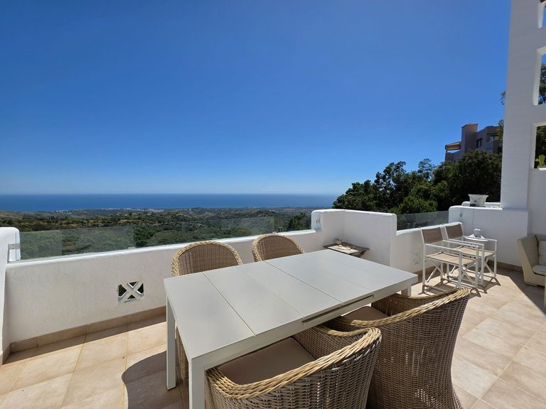Apartment for Sale in La Mairena, Malaga 1