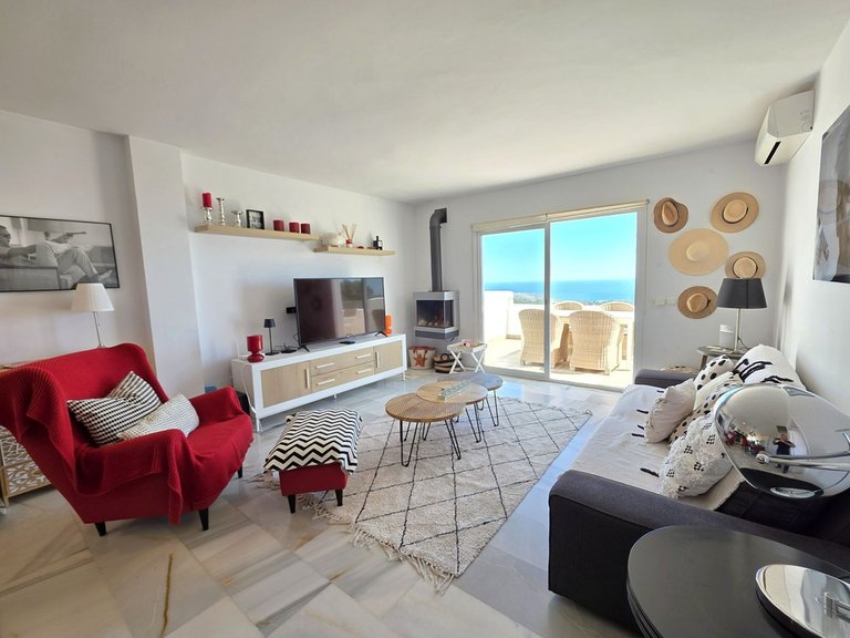 Apartment for Sale in La Mairena, Malaga 2