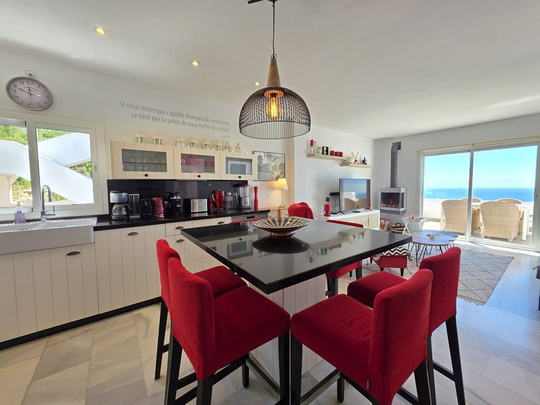 Apartment for Sale in La Mairena, Malaga 3