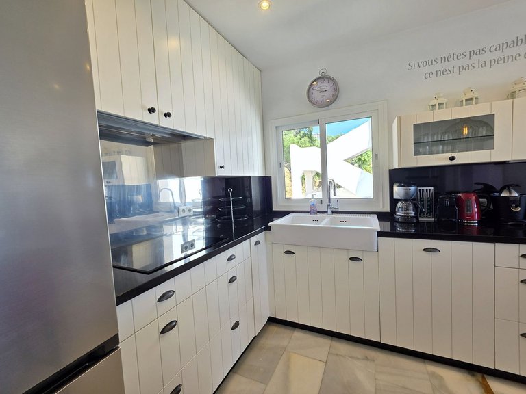 Apartment for Sale in La Mairena, Malaga 4