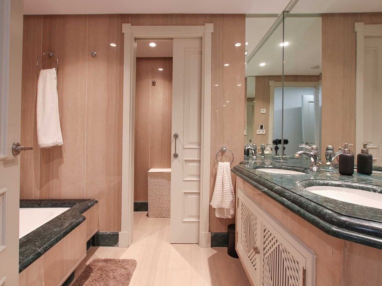 Apartment for Sale in Marbella, Malaga 26