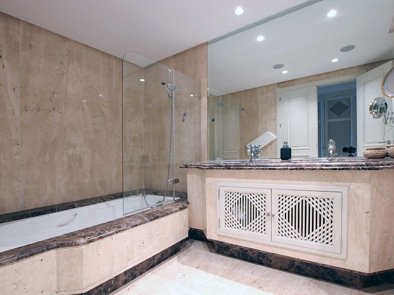 Apartment for Sale in Marbella, Malaga 28