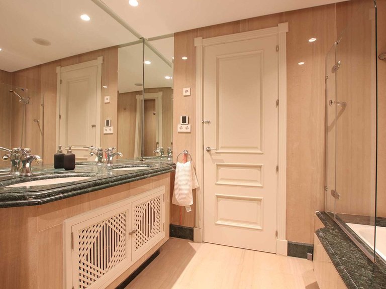 Apartment for Sale in Marbella, Malaga 29