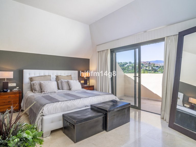 Apartment for Sale in Nueva Andalucía, Malaga 10