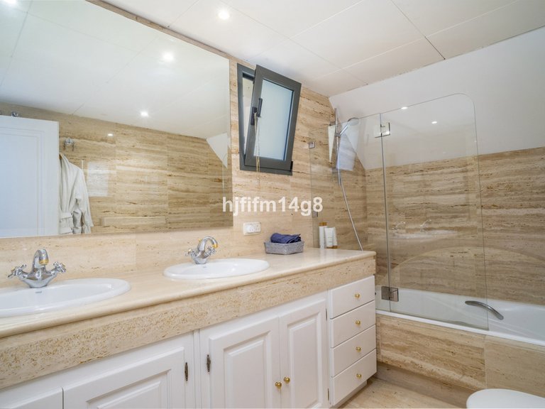 Apartment for Sale in Nueva Andalucía, Malaga 13