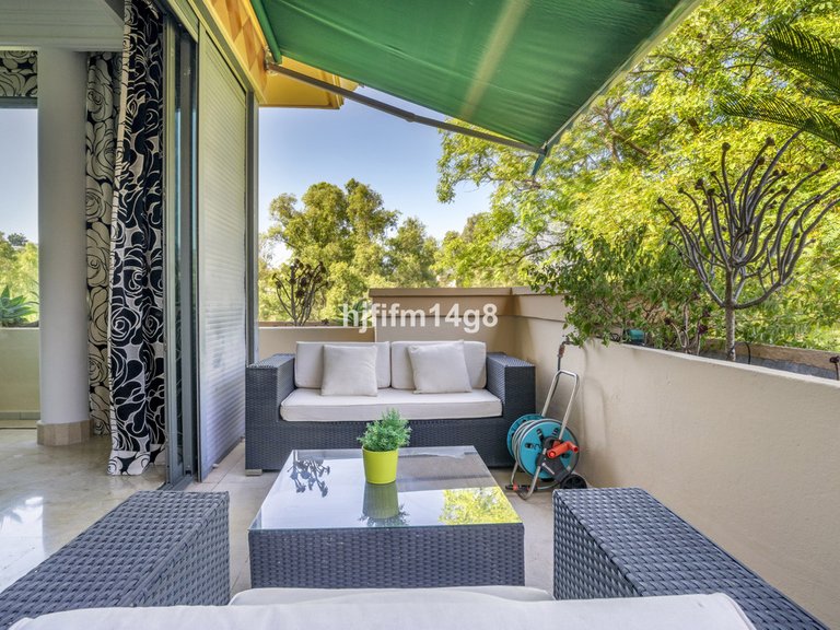 Apartment for Sale in Nueva Andalucía, Malaga 18