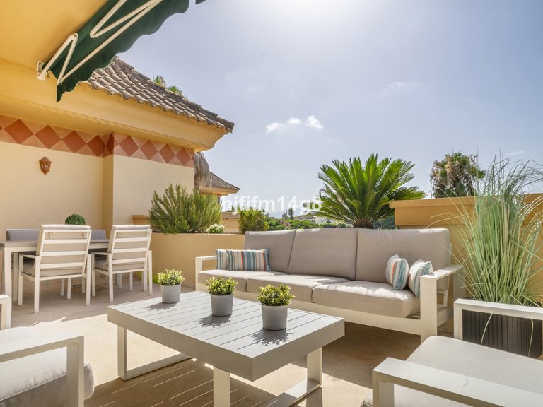 Apartment for Sale in Nueva Andalucía, Malaga 21