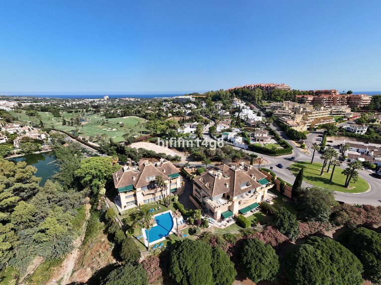 Apartment for Sale in Nueva Andalucía, Malaga 23